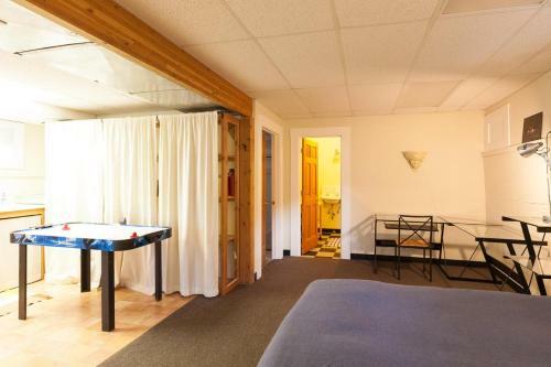 River Delivered-rvr/mt Vw-4br/2b
