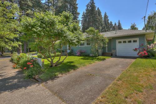 Living Color Cottage