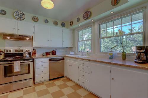 Living Color Cottage