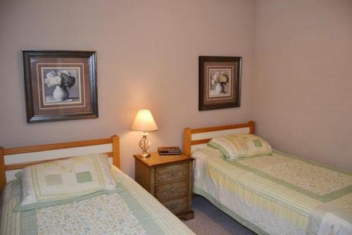 Coronado Courts Townhome 4