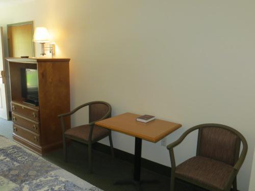 Motel Hot Springs Village Inn