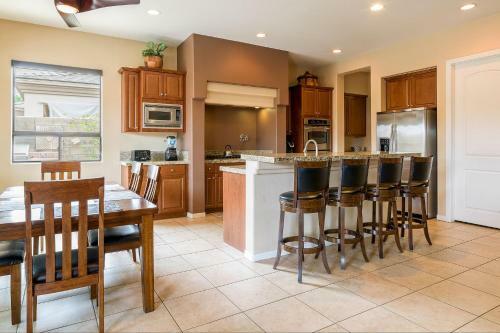 Apartamento Coachella Vista 5br /4.5ba