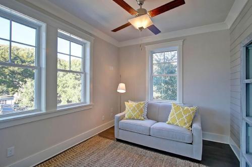 2301 Palm Boulevard Home