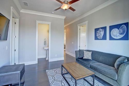 2301 Palm Boulevard Home