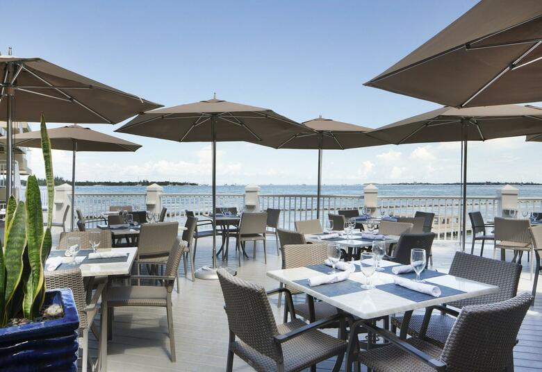 Hotel Pier House Resort And Caribbean Spa