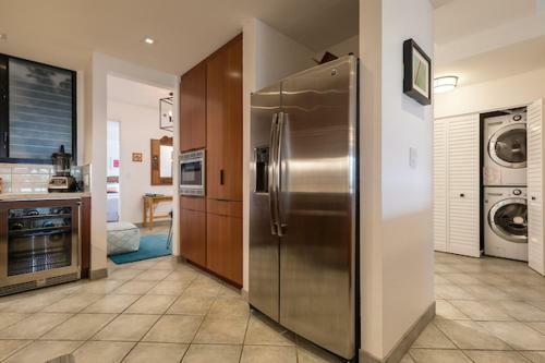 Apartamento New! Updated! Modern, Maui Beachfront With Central A/c Condo