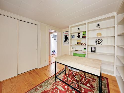 New England-style Charmer Main House Home