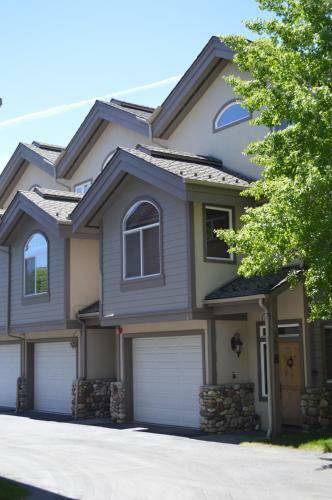 Harriman Townhome Pool Access Walk To Ketchum