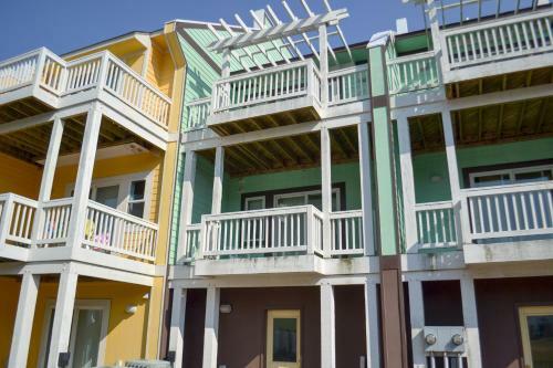 Bermuda Bay Condo "wright Stuff"