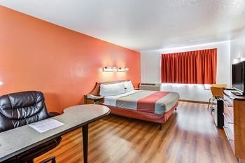 Hotel Motel 6 Portland South