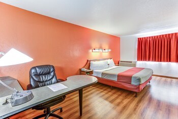 Hotel Motel 6 Portland South