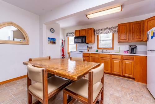 Beach Realty Saltaire #11