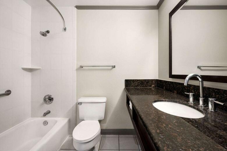 Hotel Baymont By Wyndham Monterey Park