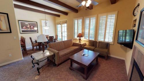 2 Bedroom Villa In La Quinta, Ca (#lv211)