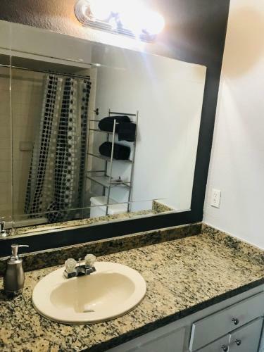 Apartamento Amazing 2/b 2/b Master Suite Behind Convention Center