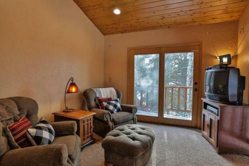 Deep Snow Lodge