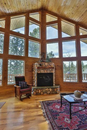 Deep Snow Lodge