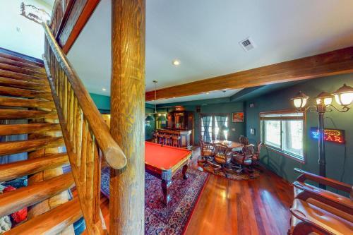 Spruce Bluff Lodge