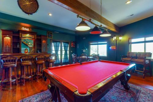 Spruce Bluff Lodge