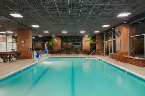 Hotel Embassy Suites Baltimore - At Bwi Airport