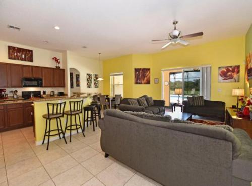 Yellow Hearth 318