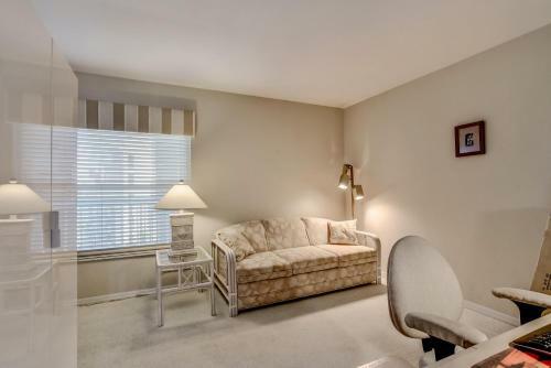 Eagle Cay Building 5-602