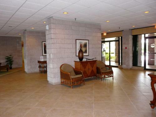 South Seas Tower 4-1708