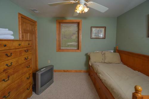 Mountain Top Lodge Four-bedroom Holiday Home