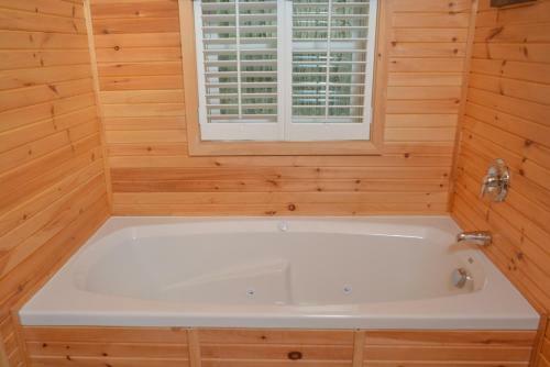 Hideout At Red Pines Three-bedroom Holiday Home