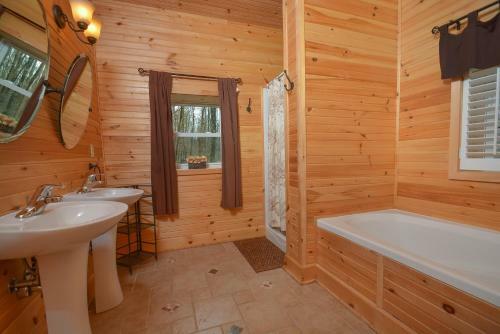 Hideout At Red Pines Three-bedroom Holiday Home