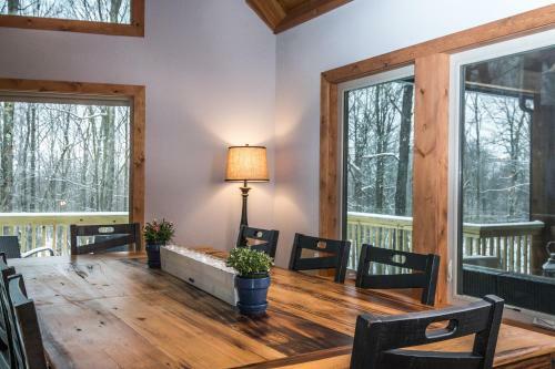 Mountain Crest Villa Five-bedroom Holiday Home