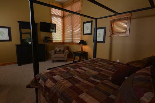 Kendall Camp Get-a-way Four-bedroom Townhome