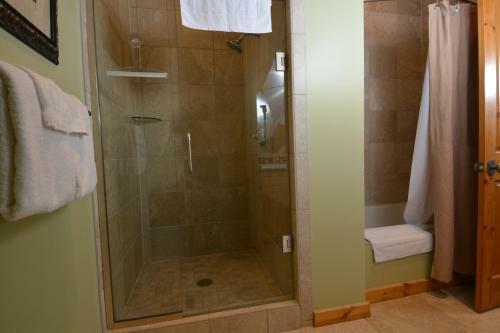 Kendall Camp Get-a-way Four-bedroom Townhome