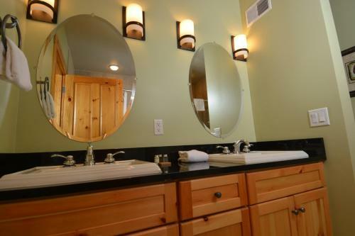 Kendall Camp Get-a-way Four-bedroom Townhome