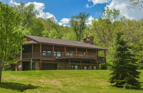 Hillside Retreat Four-bedroom Holiday Home