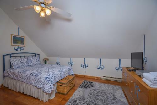 Over The Rainbow Four-bedroom Holiday Home