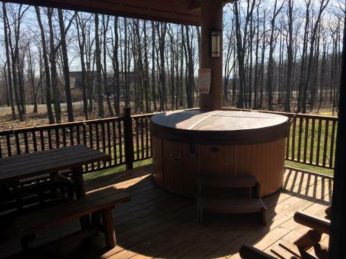 Baraboo Lodge Four-bedroom Holiday Home