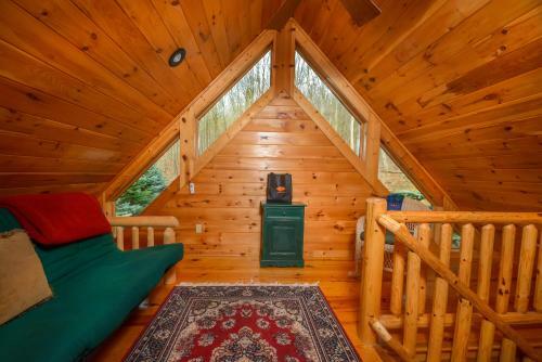 Old Bruin's Den Four-bedroom Holiday Home