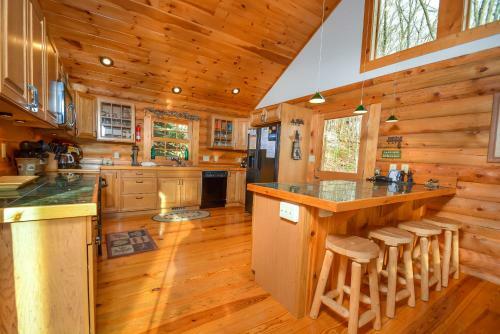 Old Bruin's Den Four-bedroom Holiday Home