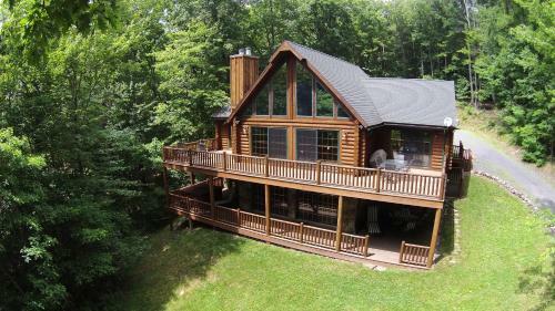 Old Bruin's Den Four-bedroom Holiday Home