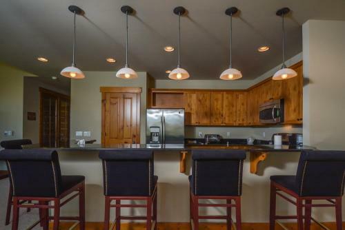 Glacier Paradise Five-bedroom Holiday Home