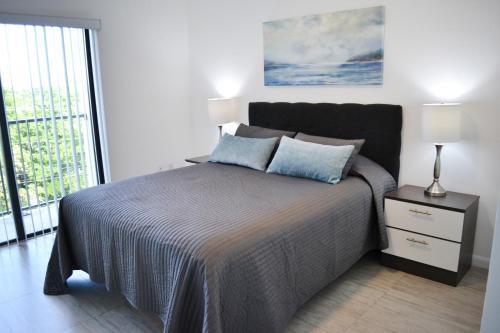 Apartamento Alhambra View | 2 Bedroom | 4th Flr 02