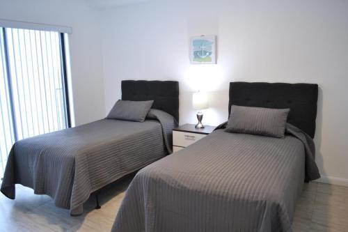 Apartamento Alhambra View | 2 Bedroom | 4th Flr 02