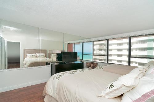 Private Apartment At The Alexander Hotel
