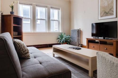 Brady Street One Bedroom Apartment
