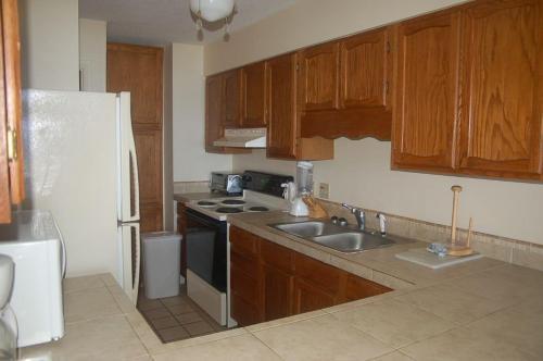 Apartamento 1037-2-g Crescent Sands At Cb Condo