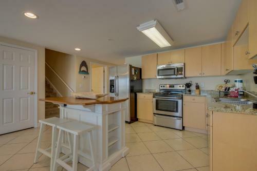 Apartamento Pier Watch II 103 2nd Row Condo
