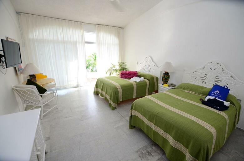 Hotel Dolphin Cove Inn