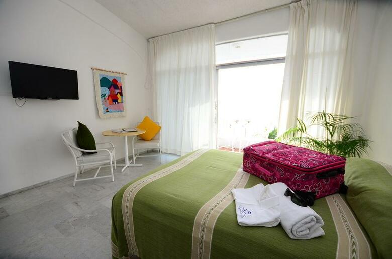 Hotel Dolphin Cove Inn