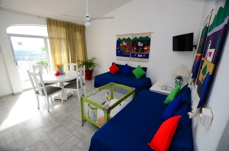 Hotel Dolphin Cove Inn